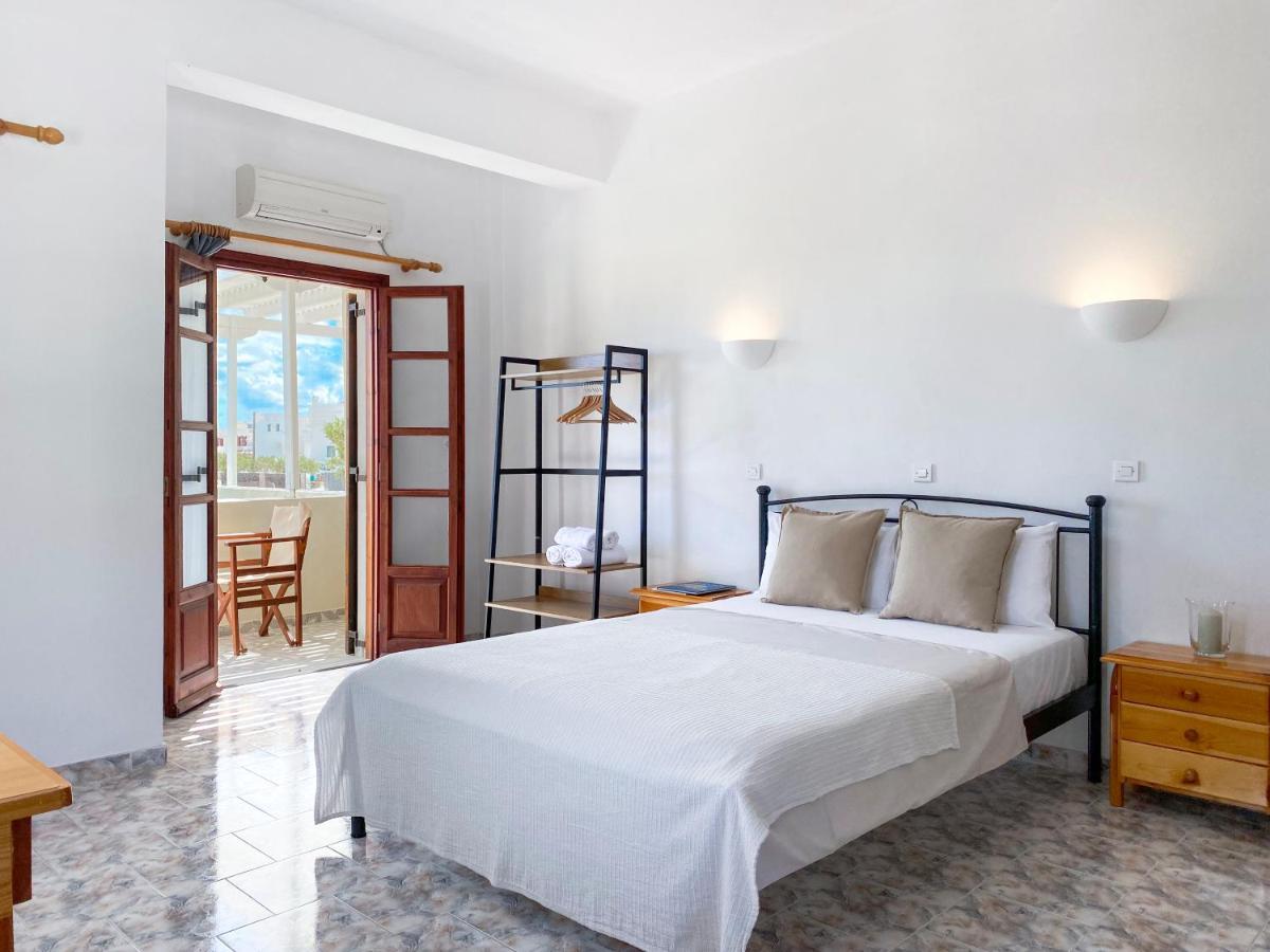 Almyra Villa Περίσσα Εξωτερικό φωτογραφία