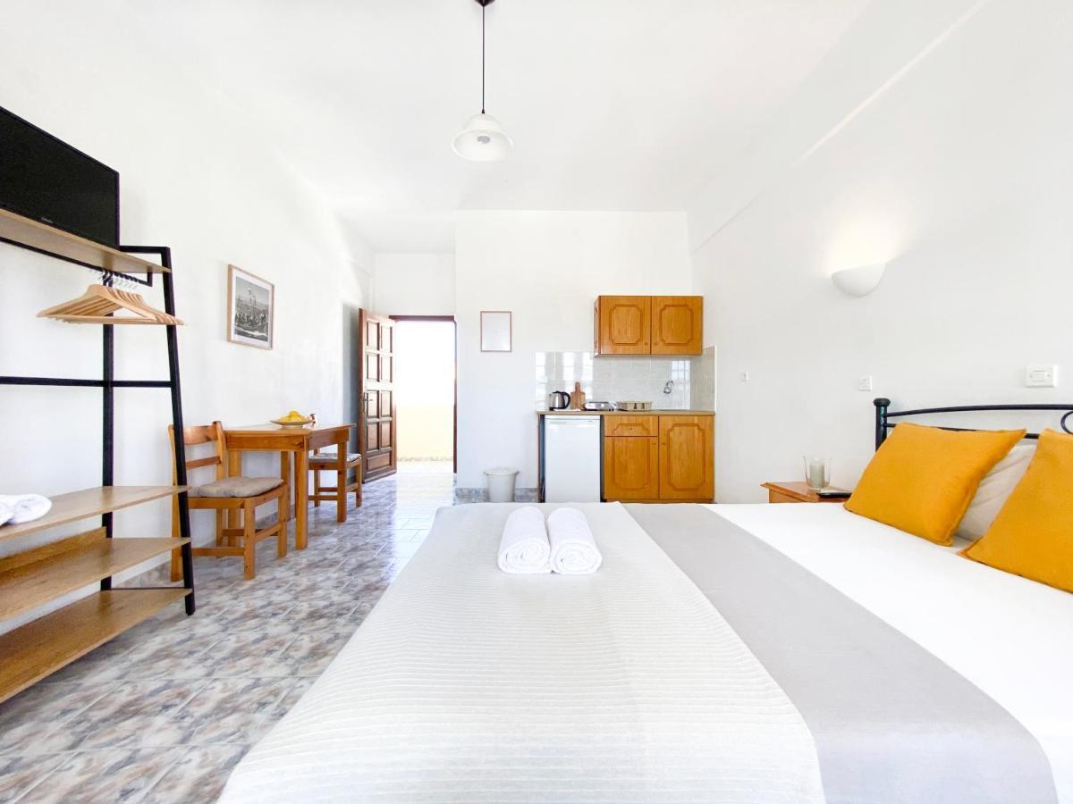 Almyra Villa Περίσσα Εξωτερικό φωτογραφία