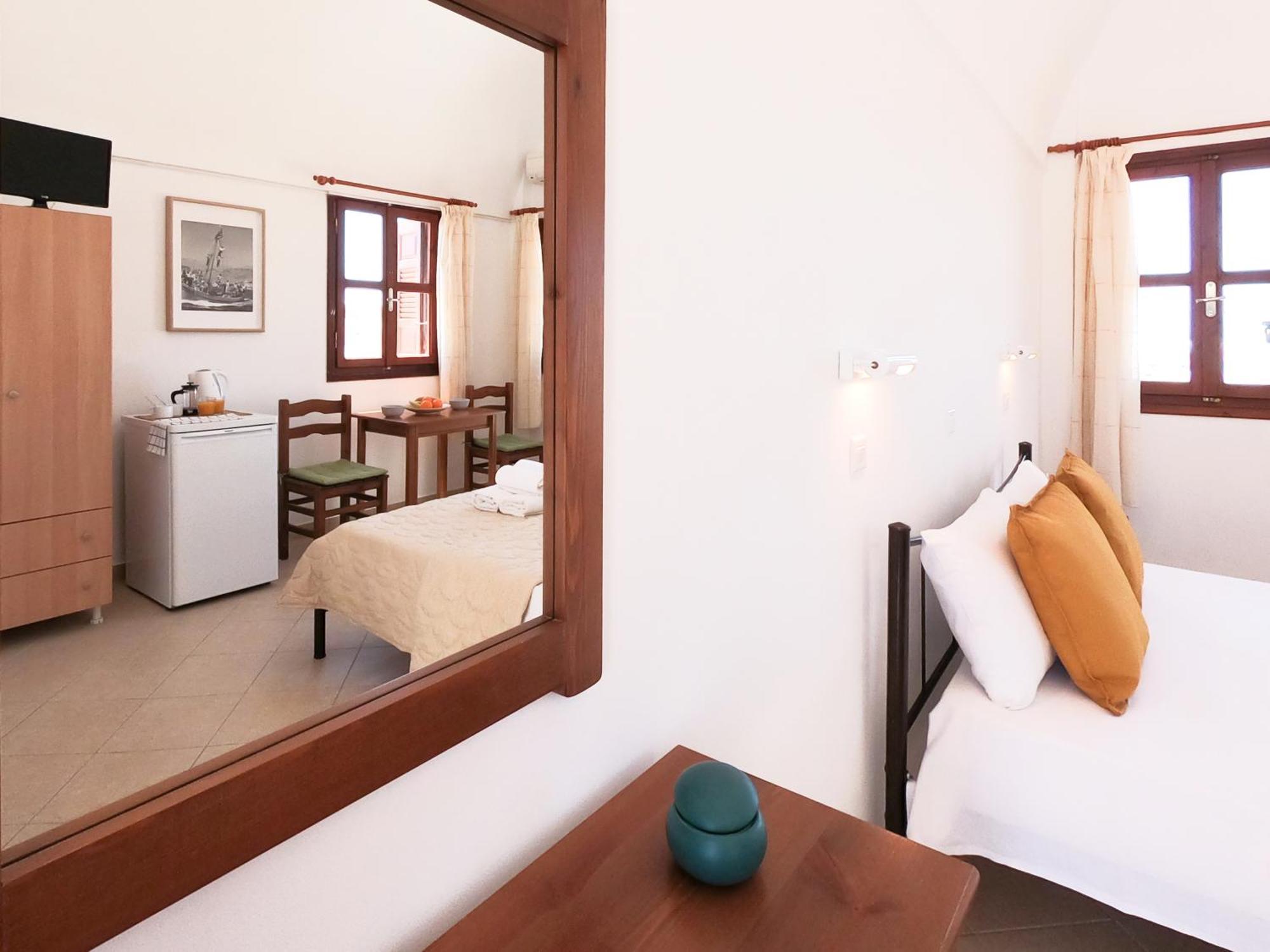 Almyra Villa Περίσσα Εξωτερικό φωτογραφία